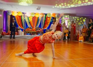 GSSA Bridgewater Gurudwara Basking Ridge NJ Hindu Wedding | Vani & Mohit | Sangeet Bride Niece Dance