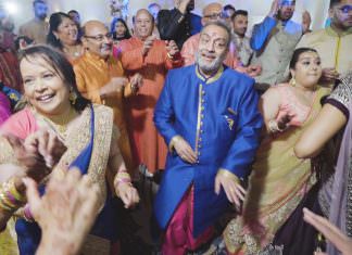 Delta Hotels Baltimore Hunt Valley Hindu Wedding | Keyuri & Prit | Garba Dancing