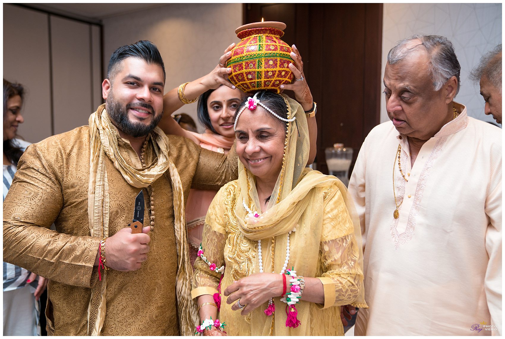 sheraton-indianapolis-city-centre-hotel-in-hindu-wedding-raina-pawan-27.jpg